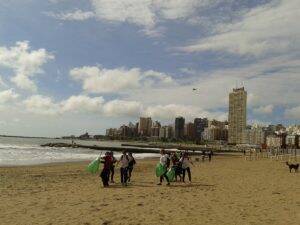 Limpieza de playas - Construcción de Ciudadanía 2015 - Secundario Bolívar -Schweitzer